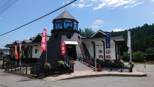 特徴的な外観の道の駅上州おにし